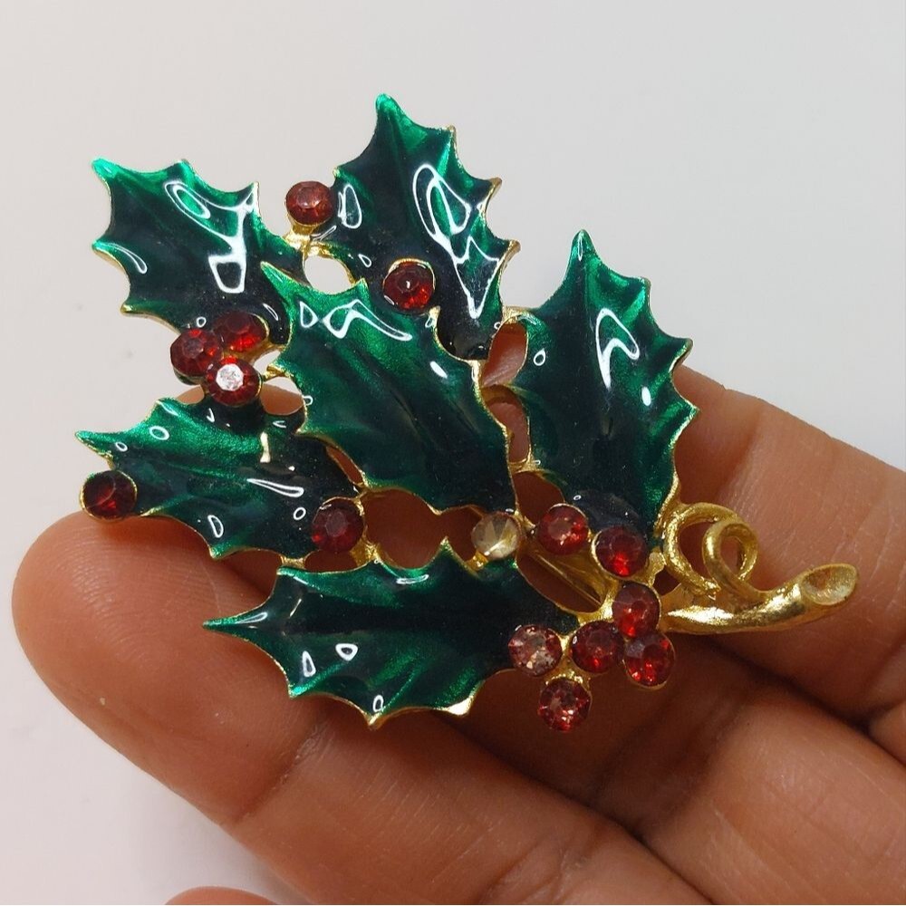 Macy’s Holiday Lane Holly Leaves & Berries Gold Tone & Rhinestone Brooch Pin
